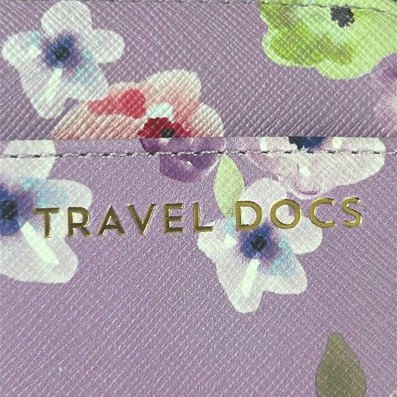 Love & Lore Floral Travel Document Wallet Organizer 9”x5” - Picture 6 of 16